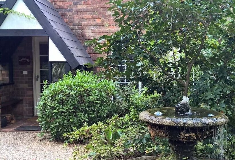 בית מלון כפרי Merrimeet Cottages