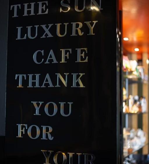 בית מלון כפרי The Sun Resort Ratchaburi