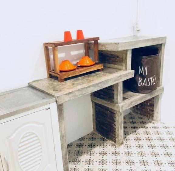 בית מלון כפרי The Sun Resort Ratchaburi