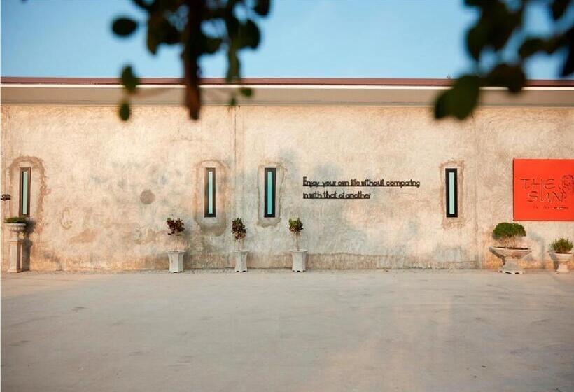 בית מלון כפרי The Sun Resort Ratchaburi