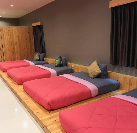 בית מלון כפרי The Sun Resort Ratchaburi