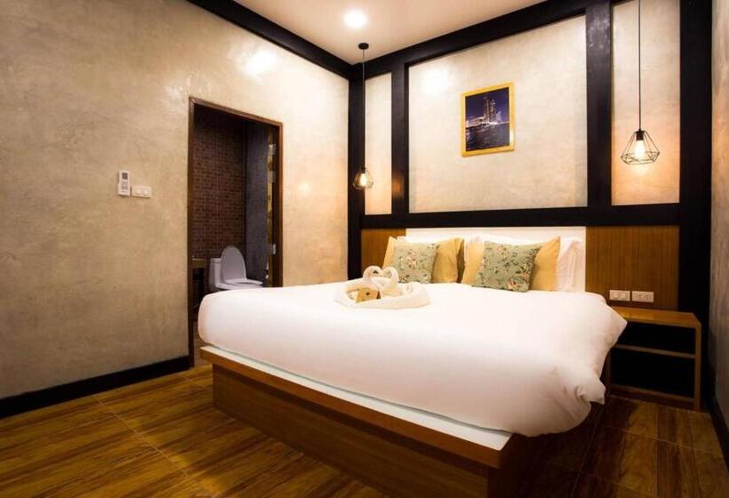 בית מלון כפרי The Sun Resort Ratchaburi