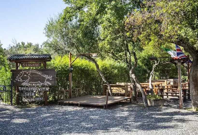 Hotelli Hu Montescudaio Village