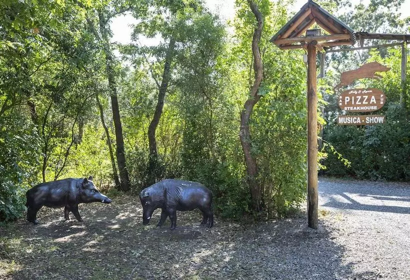 Hotelli Hu Montescudaio Village