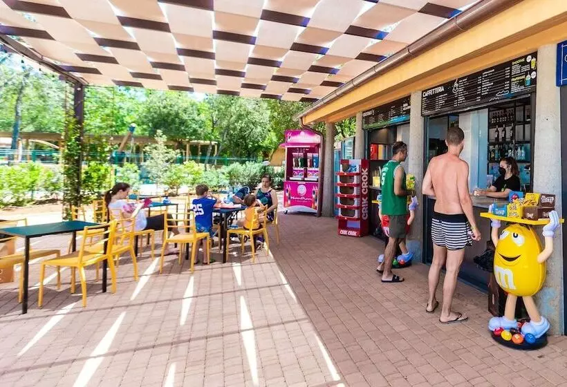 Hotelli Hu Montescudaio Village