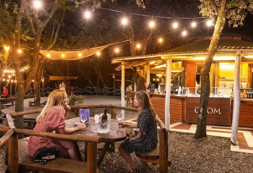 Hotelli Hu Montescudaio Village