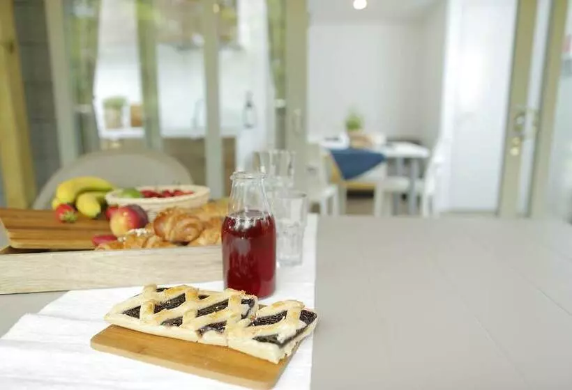 Hotelli Hu Montescudaio Village