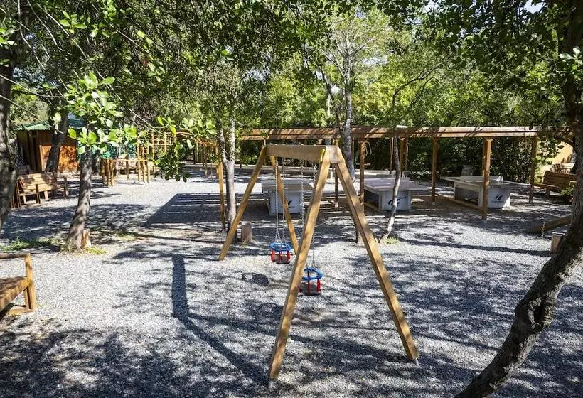 Hotelli Hu Montescudaio Village