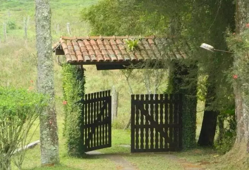 هتل Pousada Vale Das Flores