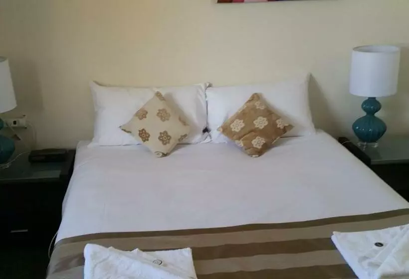 モーテル Clifford Park Motor Inn