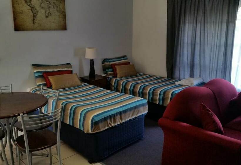 مُتل Clifford Park Motor Inn