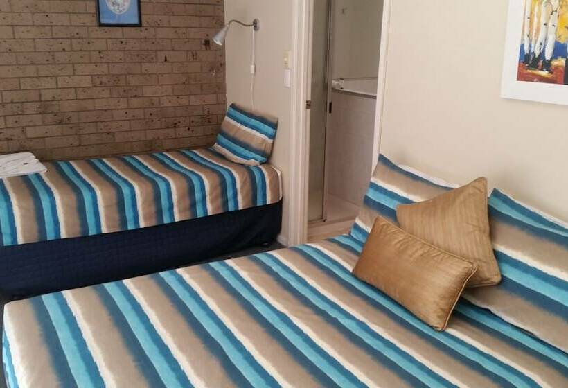 مُتل Clifford Park Motor Inn