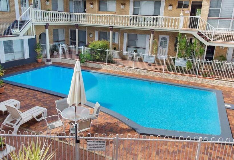 مُتل Clifford Park Motor Inn