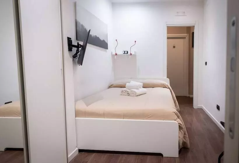 پانسیون Cconforthotels R&b Cavour   Self Check In