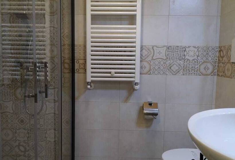 Pansiyon Cconforthotels R&b Cavour Self Check In