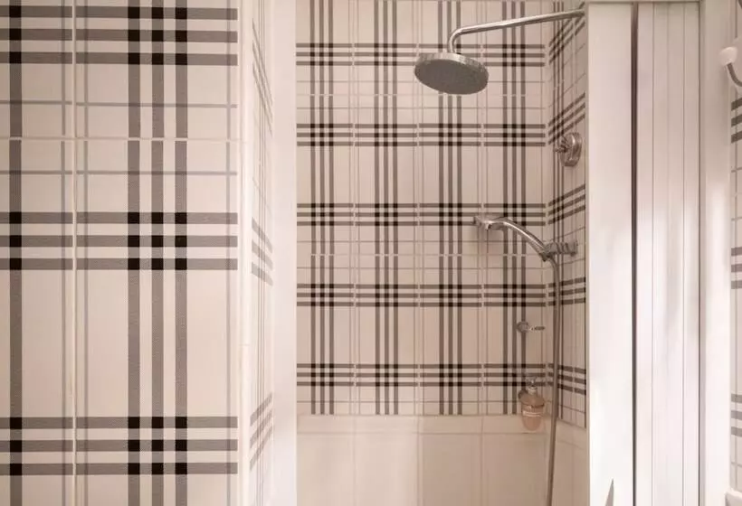 پانسیون Cconforthotels R&b Cavour   Self Check In