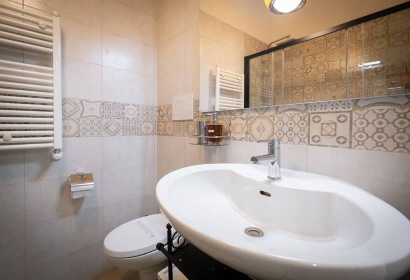 Pansiyon Cconforthotels R&b Cavour Self Check In