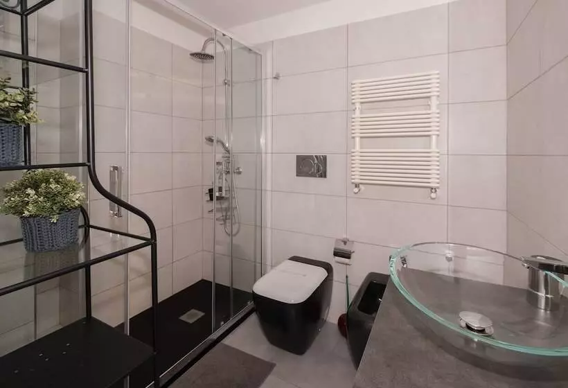 پانسیون Cconforthotels R&b Cavour   Self Check In