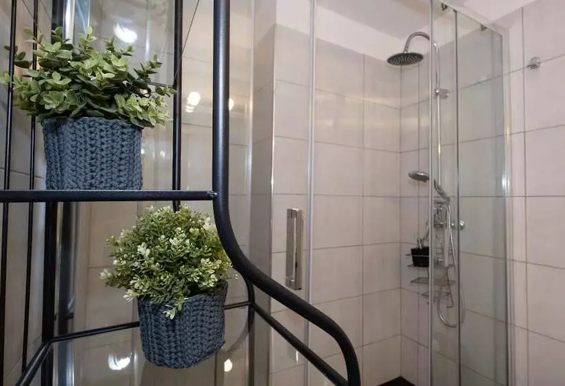 پانسیون Cconforthotels R&b Cavour   Self Check In