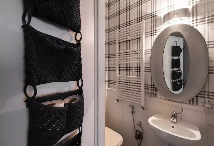 پانسیون Cconforthotels R&b Cavour   Self Check In