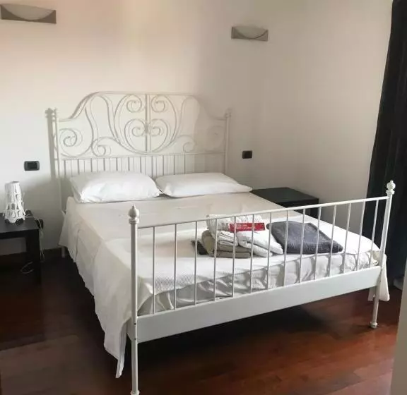 پانسیون Myroom Guest House
