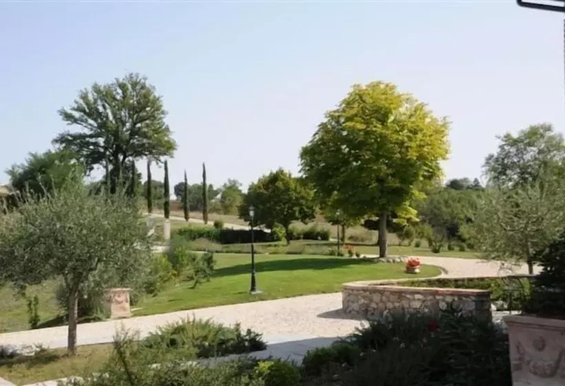 Aamiaismajoitus (B&B) Il Cardo Resort