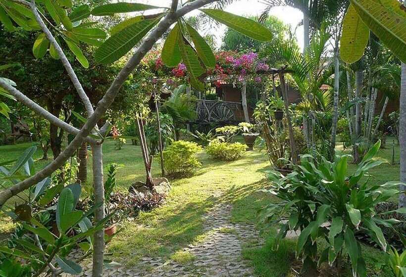 Отель Bang Saray Village Resort