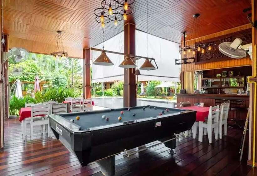 Отель Bang Saray Village Resort