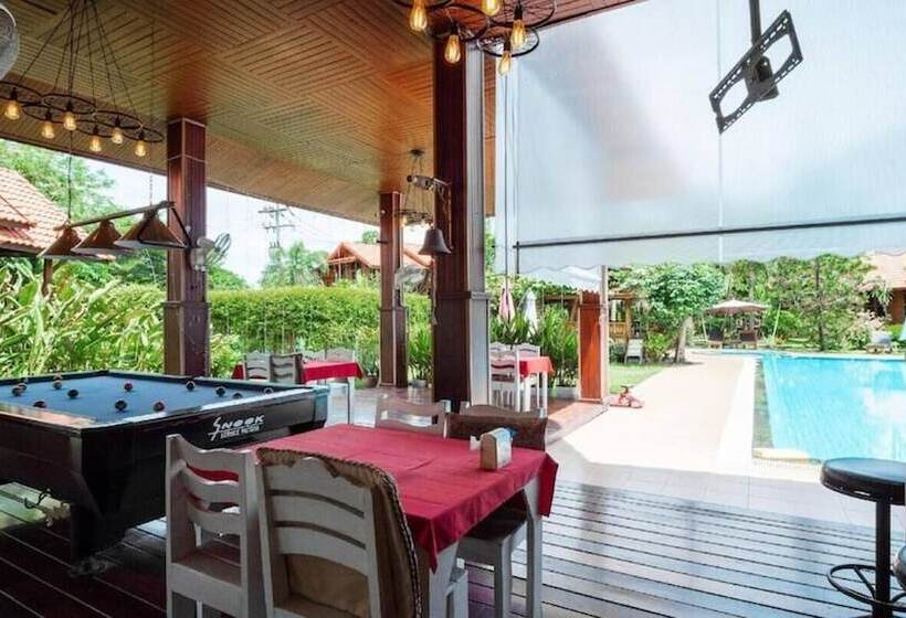 Отель Bang Saray Village Resort