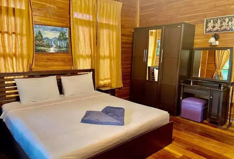 Hotelli Bang Saray Village Resort