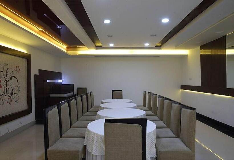 هتل Nagpal Regency