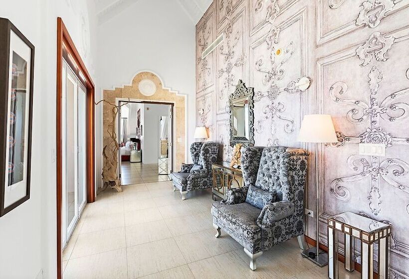 Курорт The Manoah Boutique