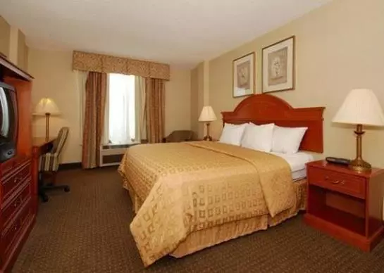 Clarion Hotel & Suites Conference Center Columbus