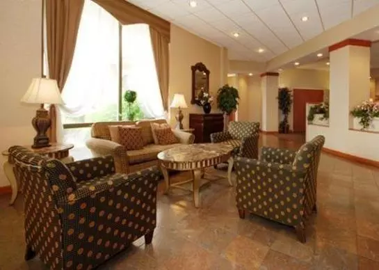 Clarion Hotel & Suites Conference Center Columbus