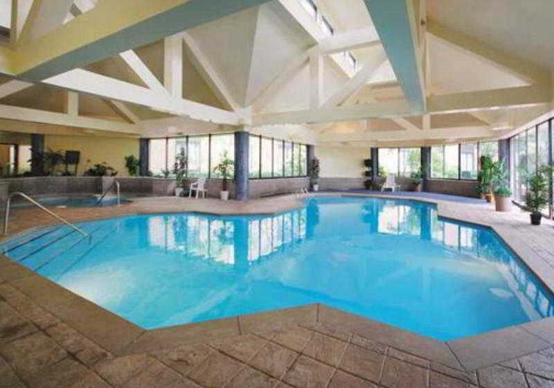 Clarion Hotel & Suites Conference Center Columbus