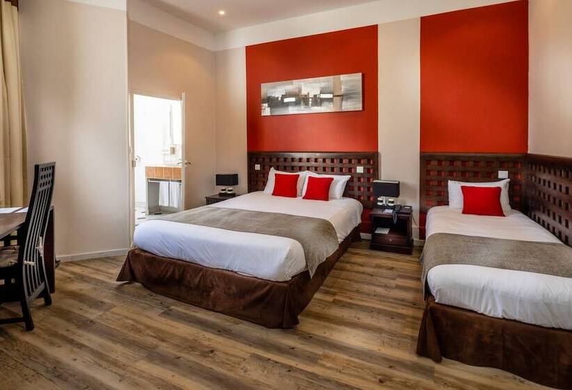 هتل Best Western Le Comtadin