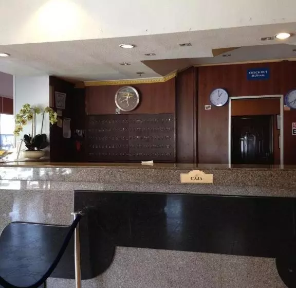 Отель Costa Inn