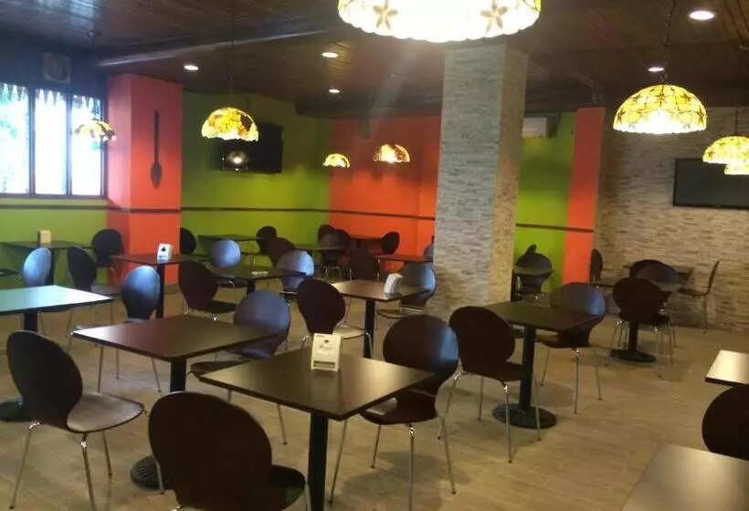 Отель Costa Inn