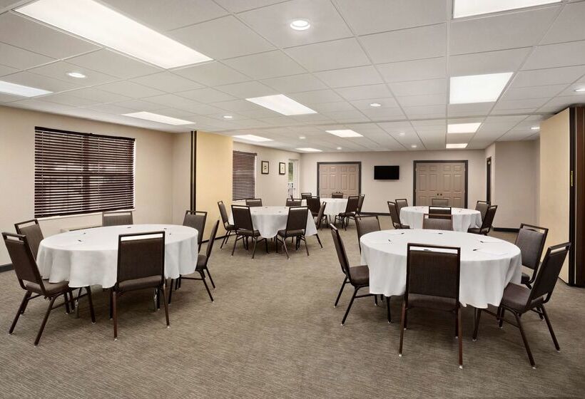 هتل Country Inn & Suites By Radisson, Charlotte University Place, Nc