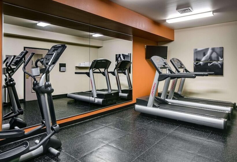 فندق Country Inn & Suites By Radisson Madison West Wi