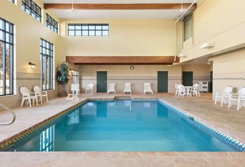 هتل Country Inn & Suites By Radisson Madison West Wi