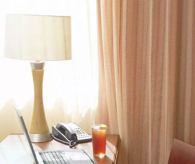 هتل Country Inn & Suites By Radisson, Moline Airport, Il