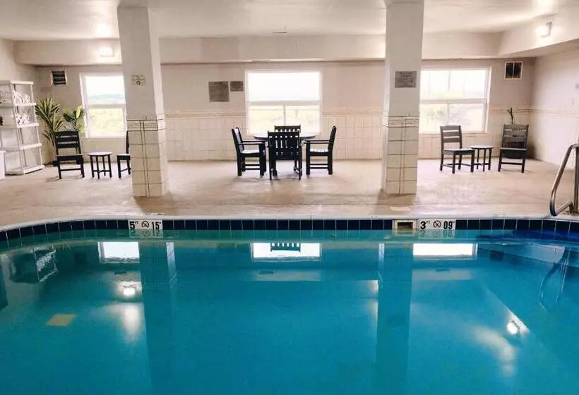 هتل Country Inn & Suites By Radisson, Moline Airport, Il