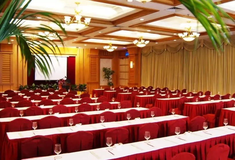 Gladden Hotel Shilong