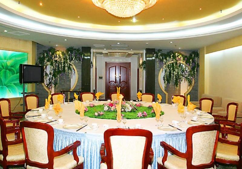 Отель Golden Beach