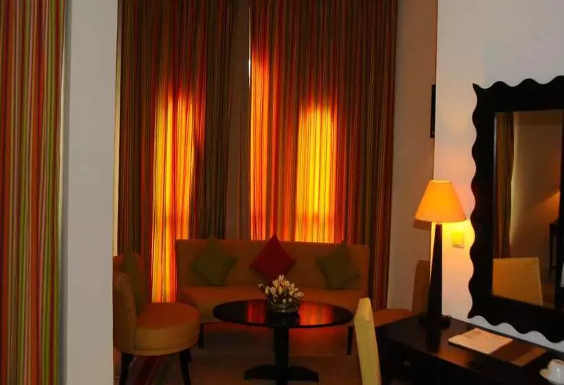 Отель Royal Tulip Taj Sultan