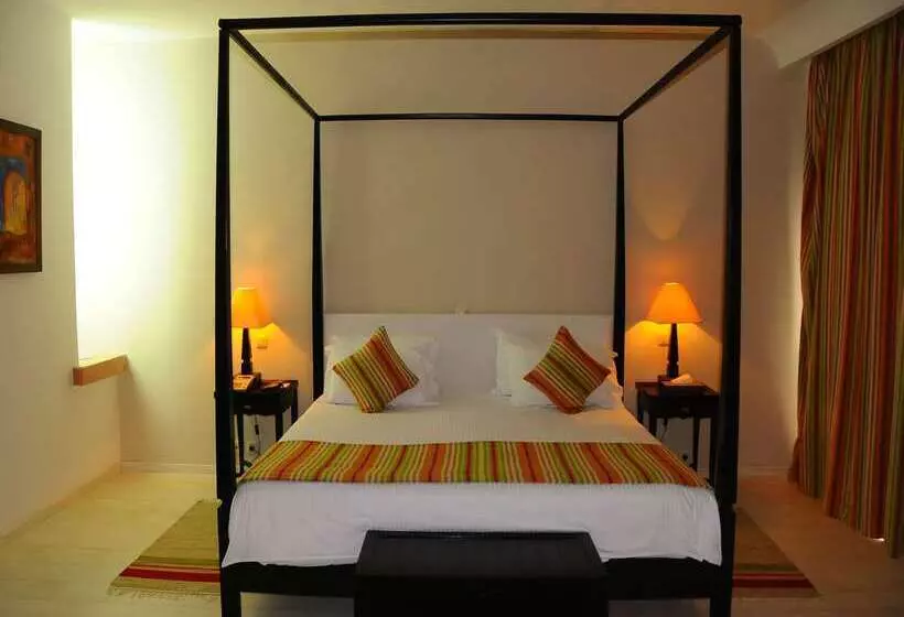 Отель Royal Tulip Taj Sultan