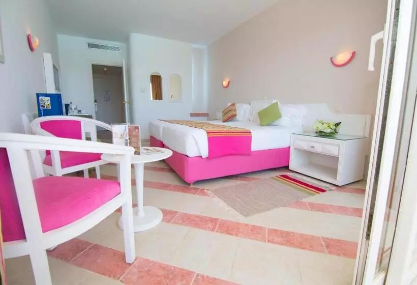 Отель Royal Tulip Taj Sultan