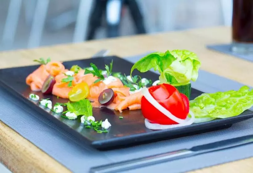 Отель Royal Tulip Taj Sultan