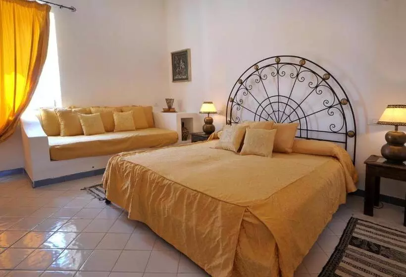 Отель Lisca Bianca